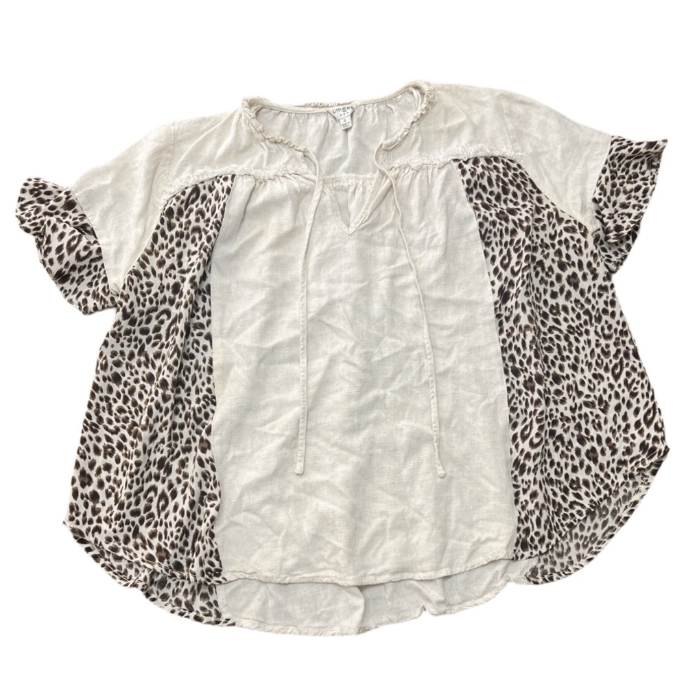 Umgee Women’s Leopard Blouse 
Size: Small